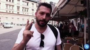 Il Napoli dà il bentornato a Sarri: il video-sfottò dei tifosi azzurri