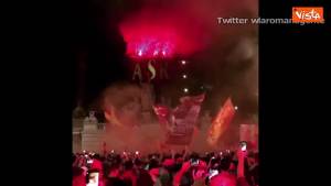 Compleanno AS Roma, la festa dei tifosi per le strade del centro città