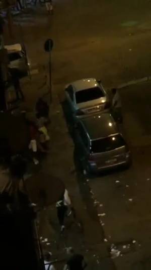 Napoli, violenta rissa tra immigrati nel Vasto
