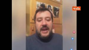 Salvini: "Gli imbecilli dei centri sociali sono i nuovi squadristi"