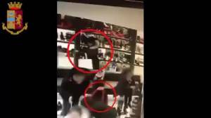 Milano, borseggiatrici bulgare scippano studentessa di 22 anni: arrestate