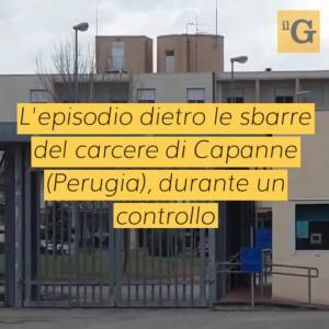 Colto col cellulare in cella, il detenuto aggredisce l'agente che lo rimprovera