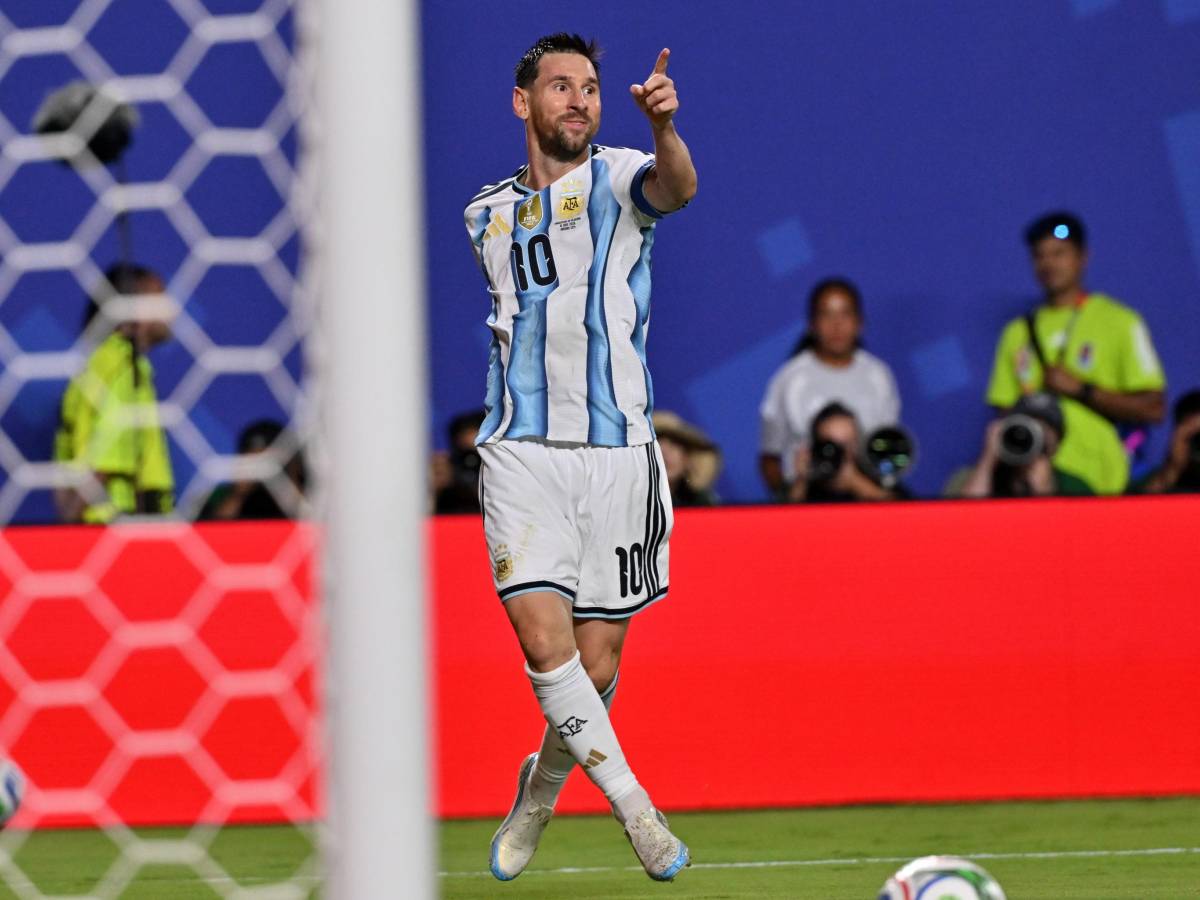 messi da impazzire tripletta nella prima gara del mondiale 232 lui il giocatore che ha segnato pi249 gol da Ilgiornale.it messi da impazzire tripletta nella prima gara del mondiale 232 lui il giocatore che ha segnato pi249 gol