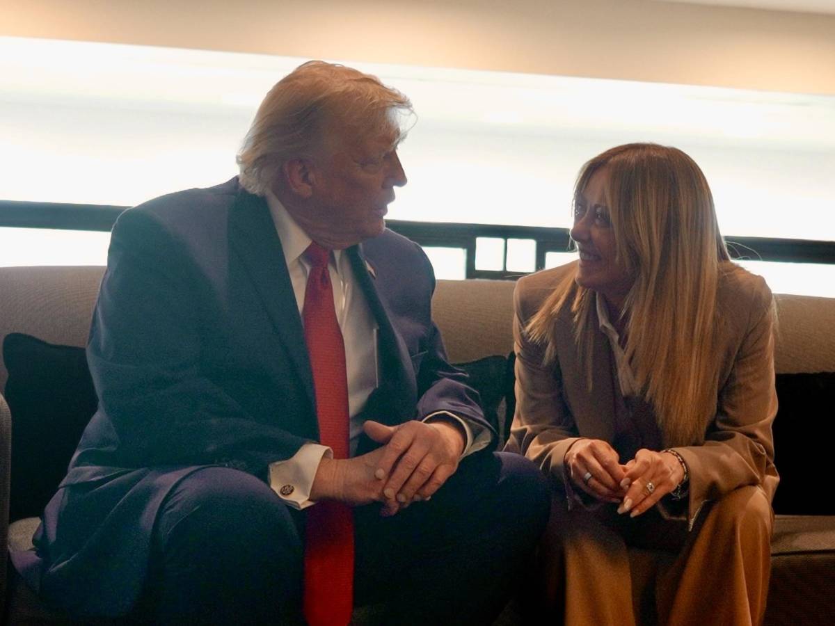 trump e il sassolino per quel no di meloni e a la7 si vendica la foto me l8217ha chiesta e lei lo gela ricordi che io e l italia non imploriamo mai da Ilgiornale.it trump e il sassolino per quel no di meloni e a la7 si vendica la foto me l8217ha chiesta e lei lo gela ricordi che io e l italia non imploriamo mai