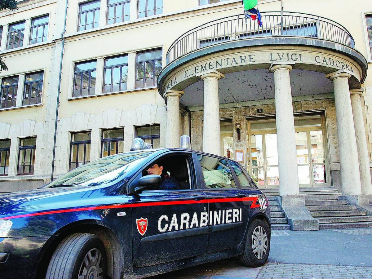 Sconcerto in una scuola elementare milanese dove l'insegnante di