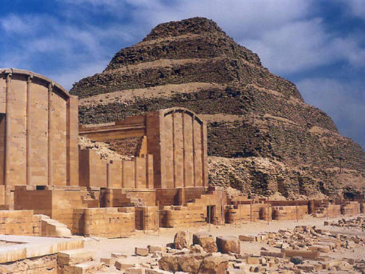 Что такое мемфис в древнем египте. Мемфис Египет. Мемфис древний Египет. Пирамида Джосера Саккара Египет. Некрополь Мемфиса Египет.