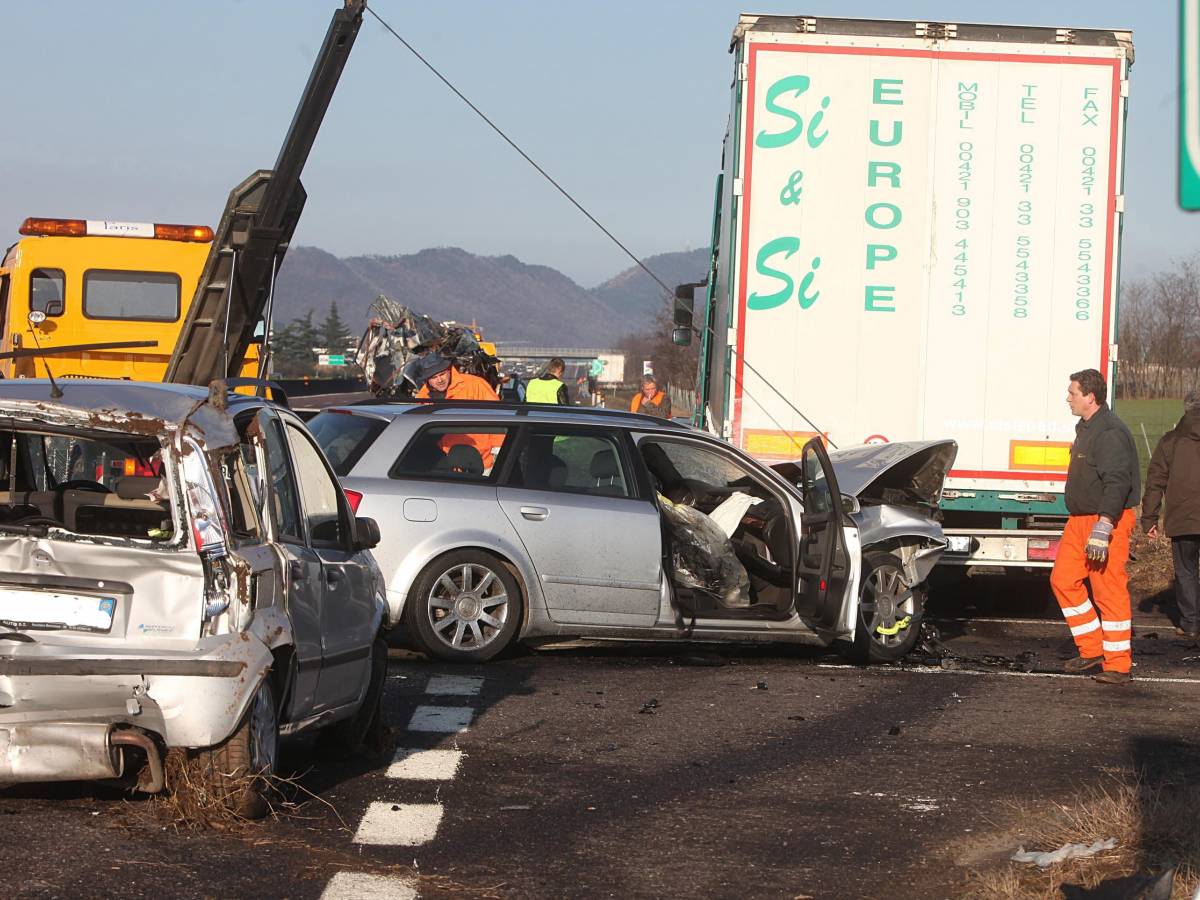 Brescia, Tragedia Sull'A4: Muoiono Due Ventenni, Promesse Della ...