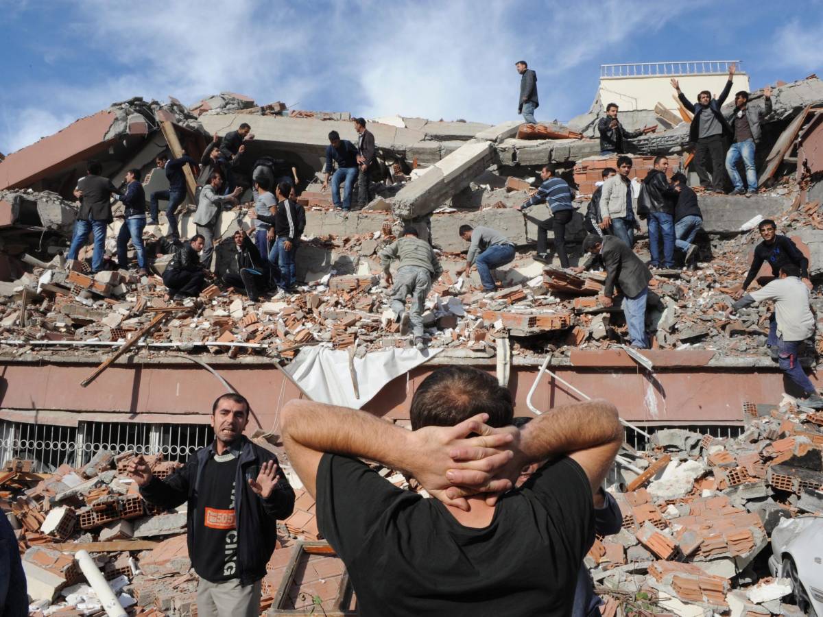 Terremoto In Turchia Si Temono Vittime Il Sisma Pi Grave Degli