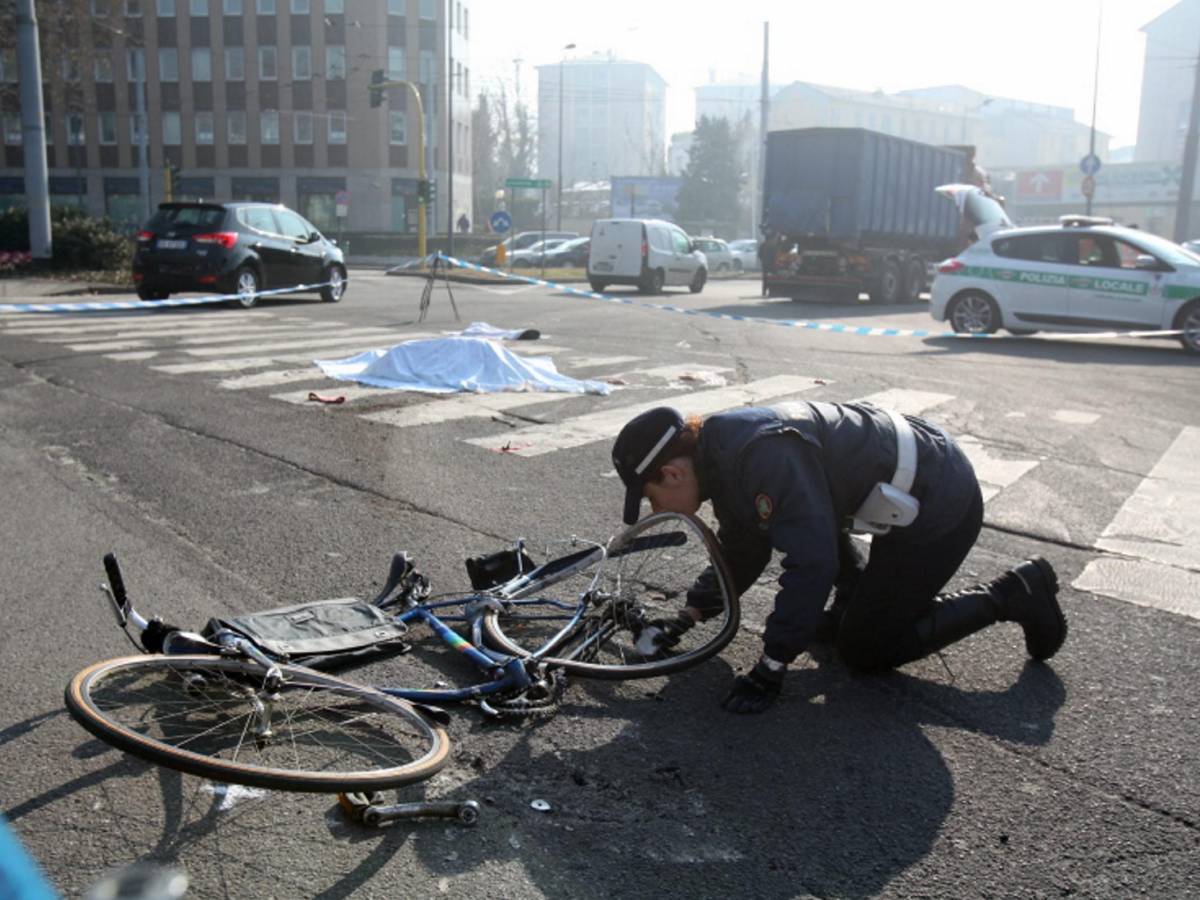 Un Altro Ciclista Schiacciato Da Un Camion - Il Giornale