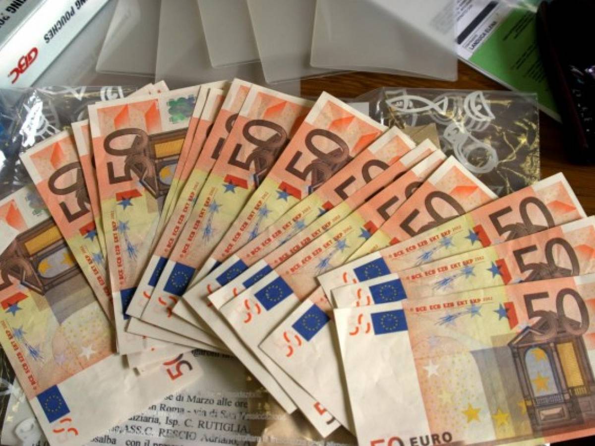 Dagli allo spacciatore di banconote da 50 euro 