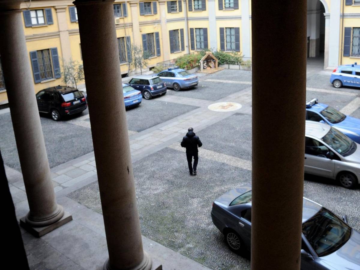 Tragedia in Questura di Milano poliziotto