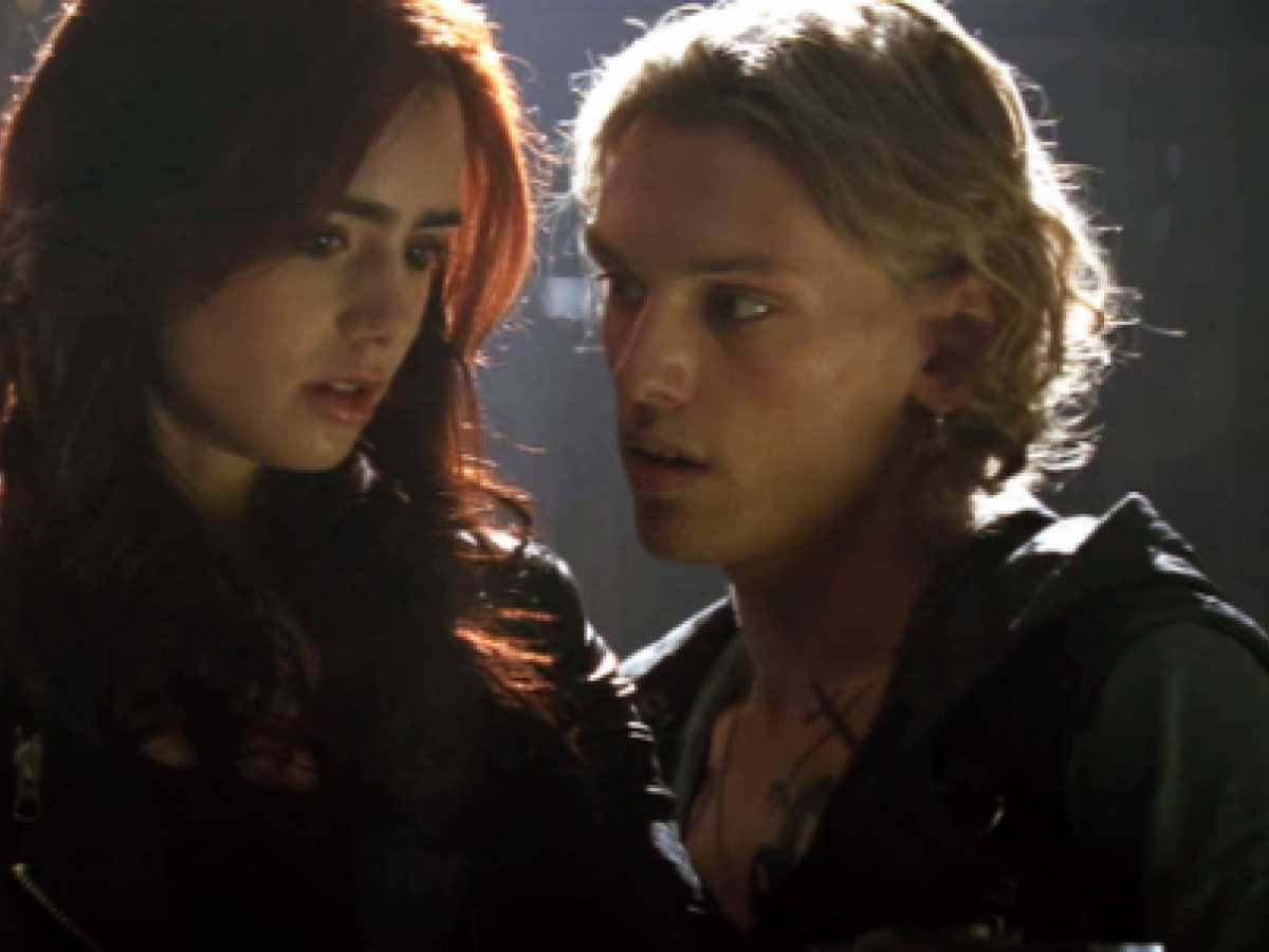 The mortal instruments city of bones. Джейми кэмпбелл бауэр город костей. Джейми кэмпбелл бауэр город костей. The mortal instruments city of bones. The mortal instruments city of bones.