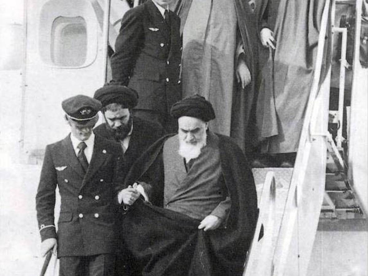 L'Ayatollah Khomeini torna in Iran nel 1979