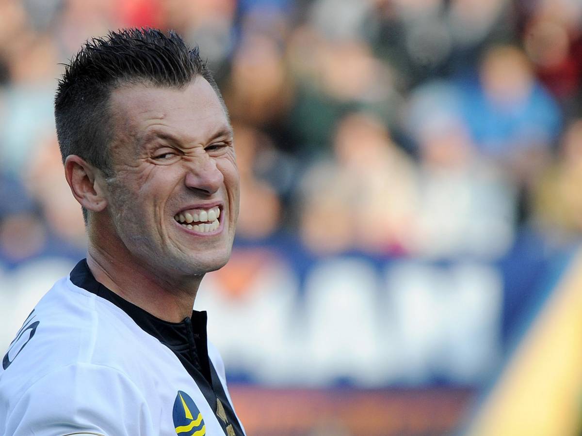 Lo sfogo della moglie di Cassano "Vaccinato e in ospedale. Basta c