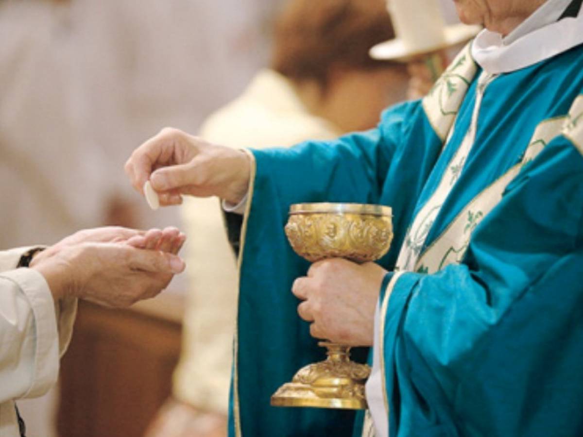 I Divorziati Possono Fare La Comunione La comunione ai divorziati: cardinali divisi, parroci no - il Giornale