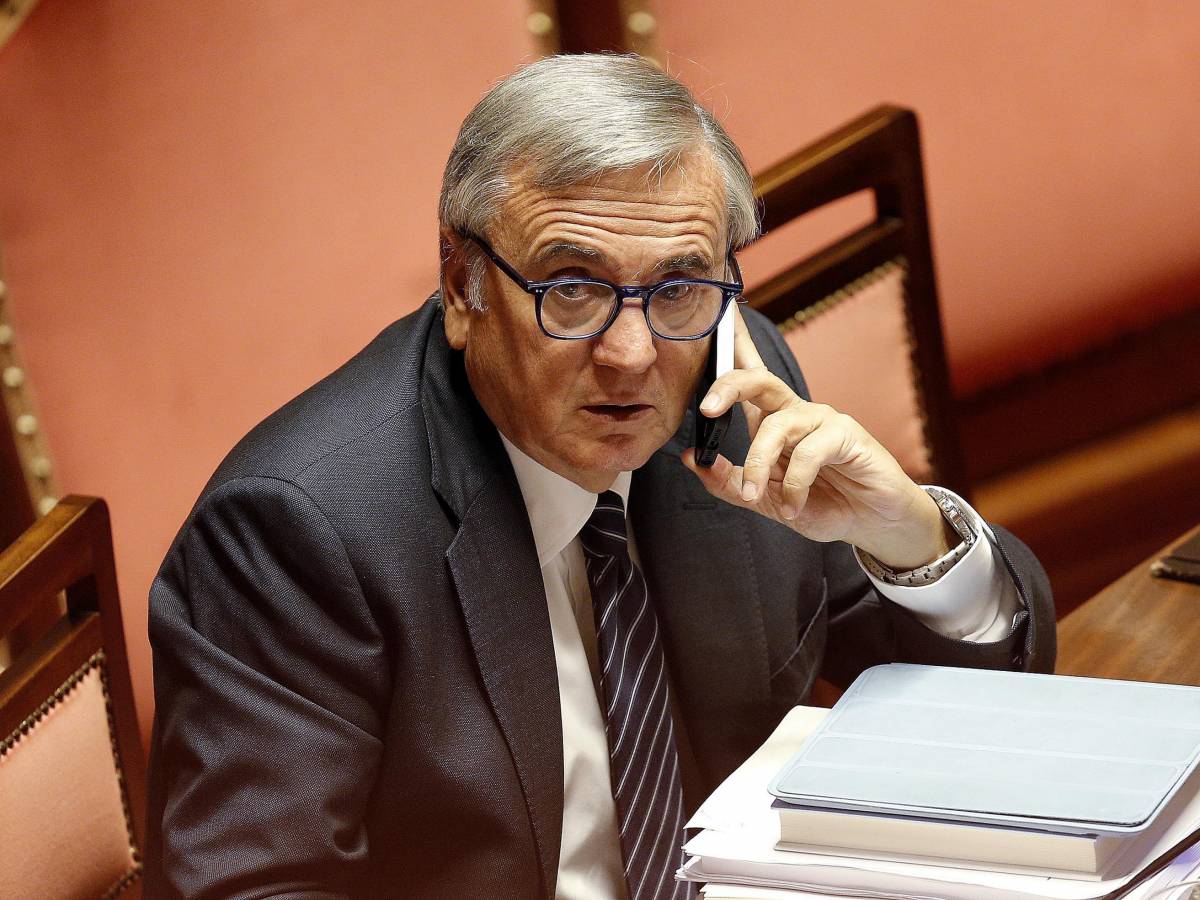 Sacconi: "Scioperi? Solo annunciarli danneggia l