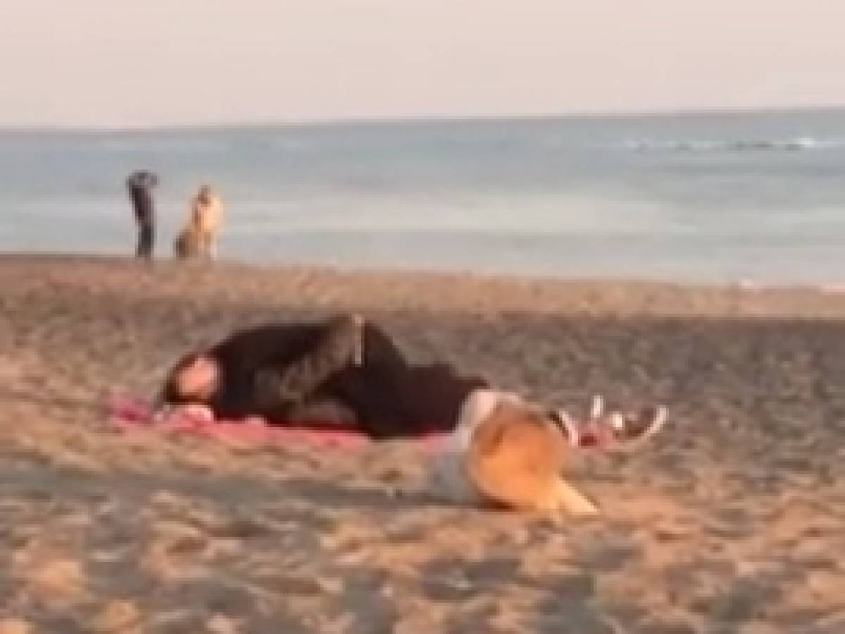 Sesso in spiaggia a Ostia: il video finisce su Facebook - il Giornale