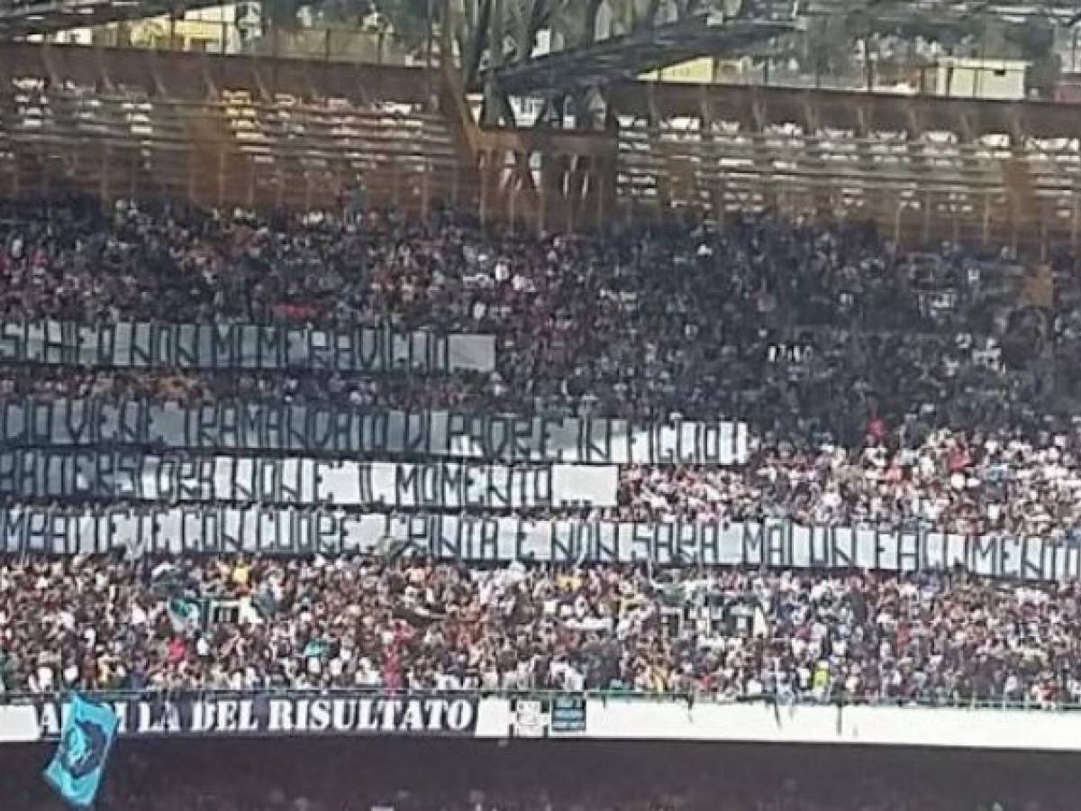 Lo Striscione Dei Tifosi Del Napoli Contro La Juventus - IlGiornale.it