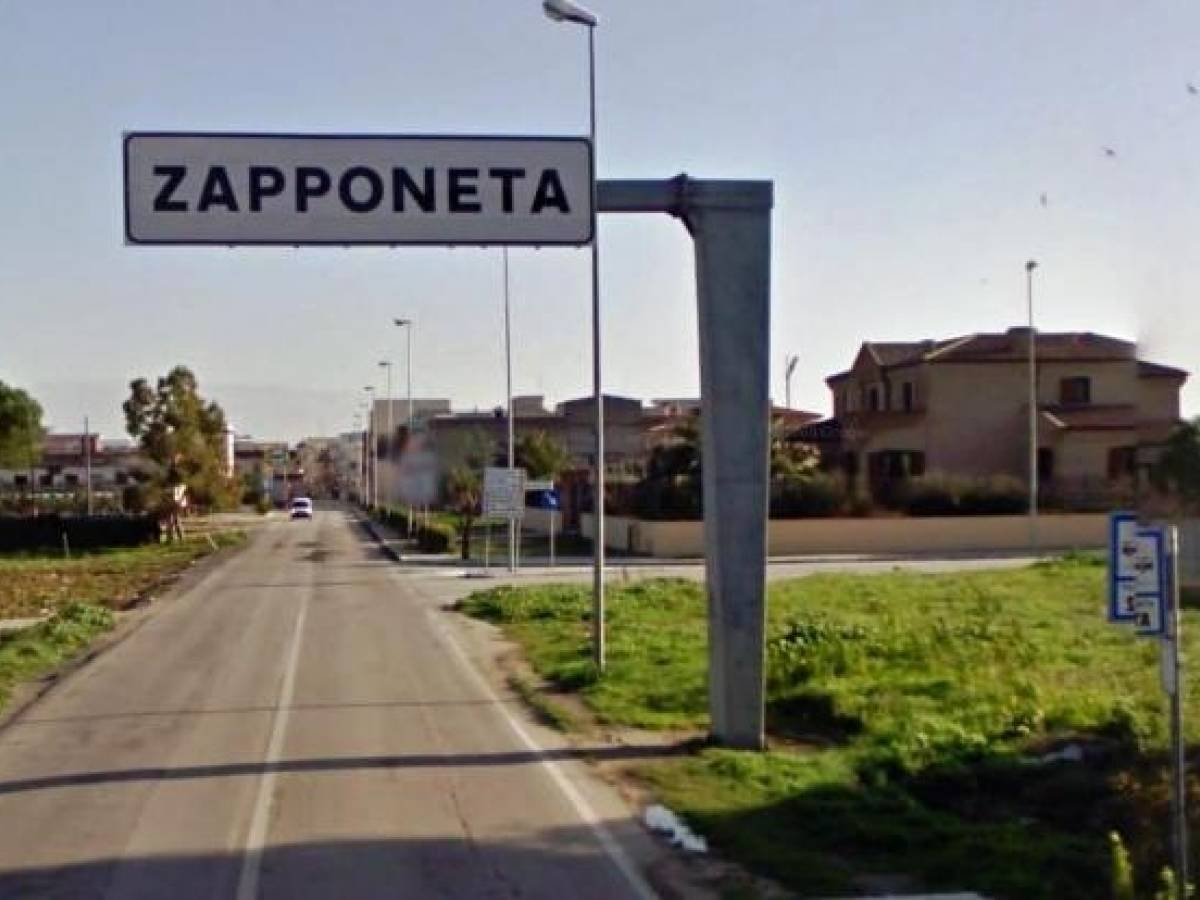 A Zapponeta, il comune più indebitato d'Europa, a scuola con la Panda del  sindaco - ilGiornale.it