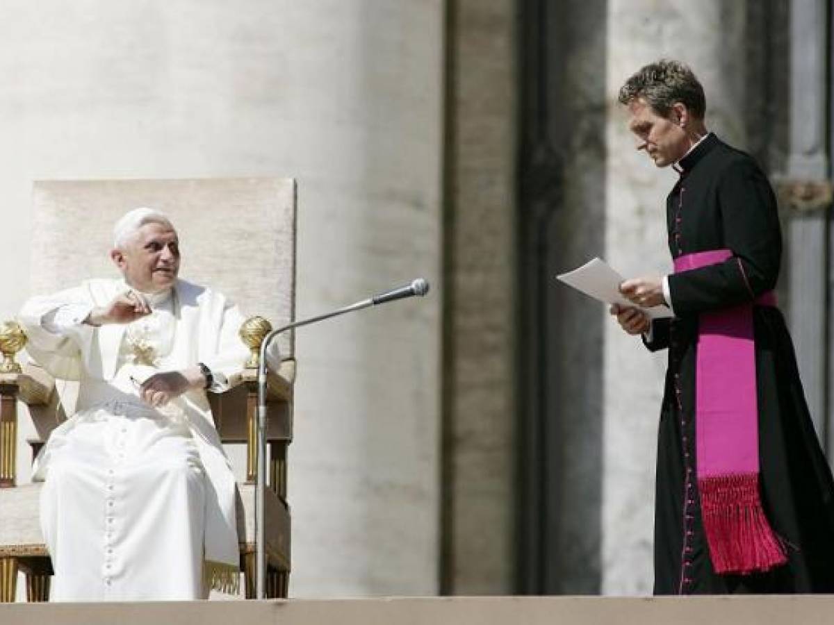 Padre "Benedetto è semicieco dal '94, il giorno dell’addio non Padre "Benedetto è semicieco dal '94, il giorno dell’addio non
