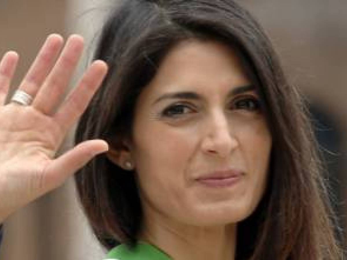 Il Movimento 5 Stelle sta con la Raggi ma è bagarre in Campidoglio - il ...
