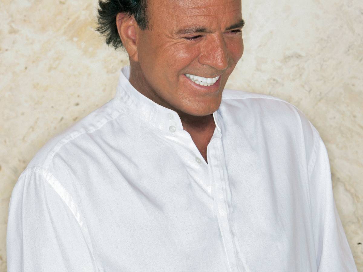 julio iglesias e le accuse di violenza sessuale il cantante rompe il silenzio ecco cosa ha detto da Ilgiornale.it julio iglesias e le accuse di violenza sessuale il cantante rompe il silenzio ecco cosa ha detto