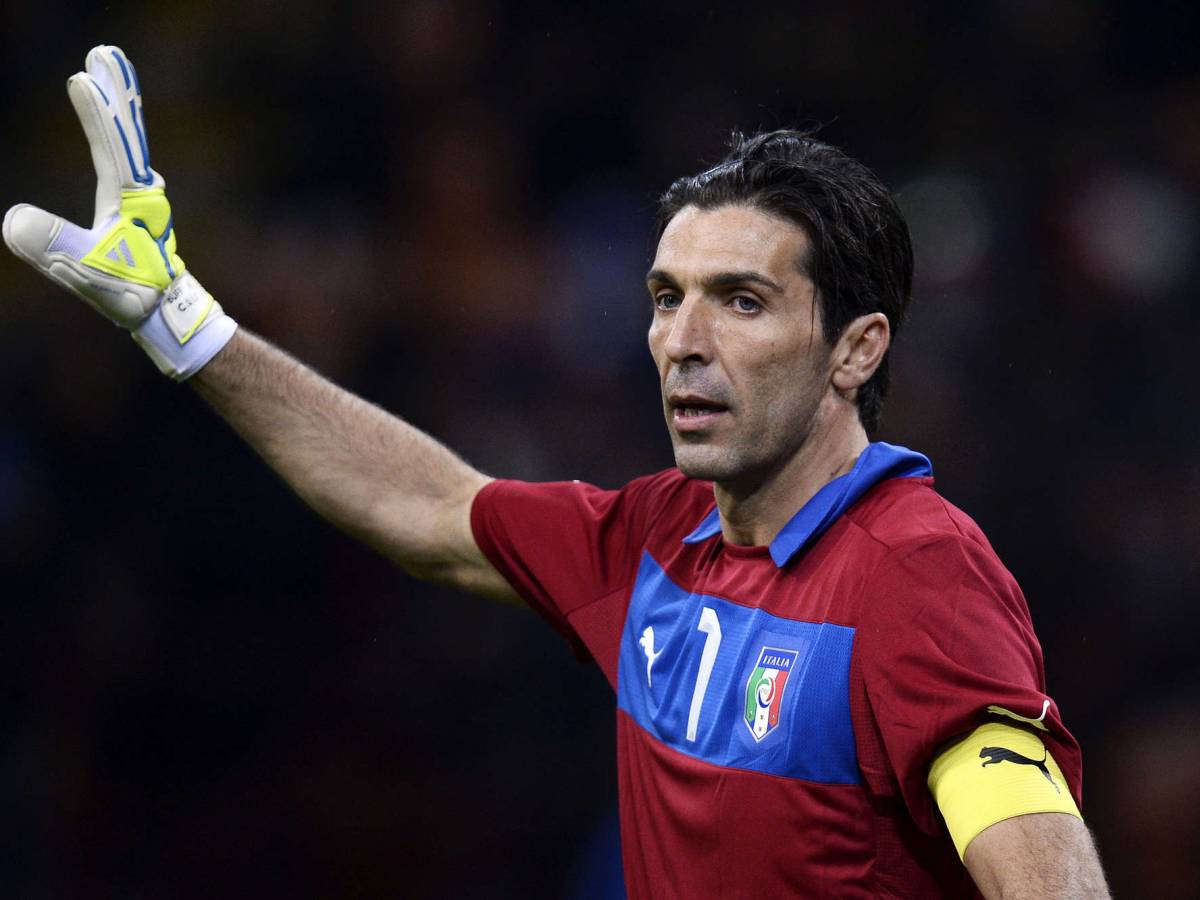 Buffon, l'ultimo anno adesso diventa un gioco. "Mi ritiro al 99,9% ma ...