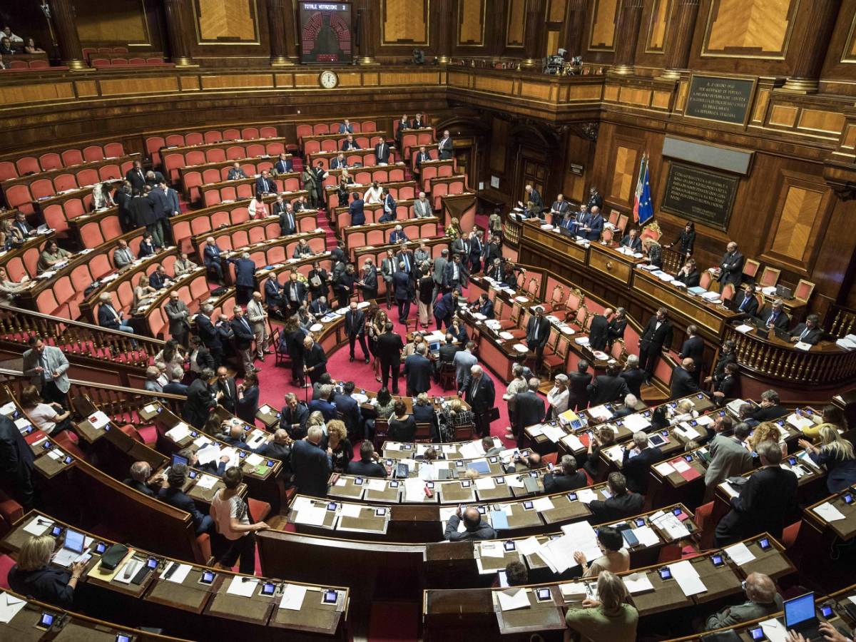 Una pioggia di premi ai dipendenti del Senato (per compensare i tagli) 