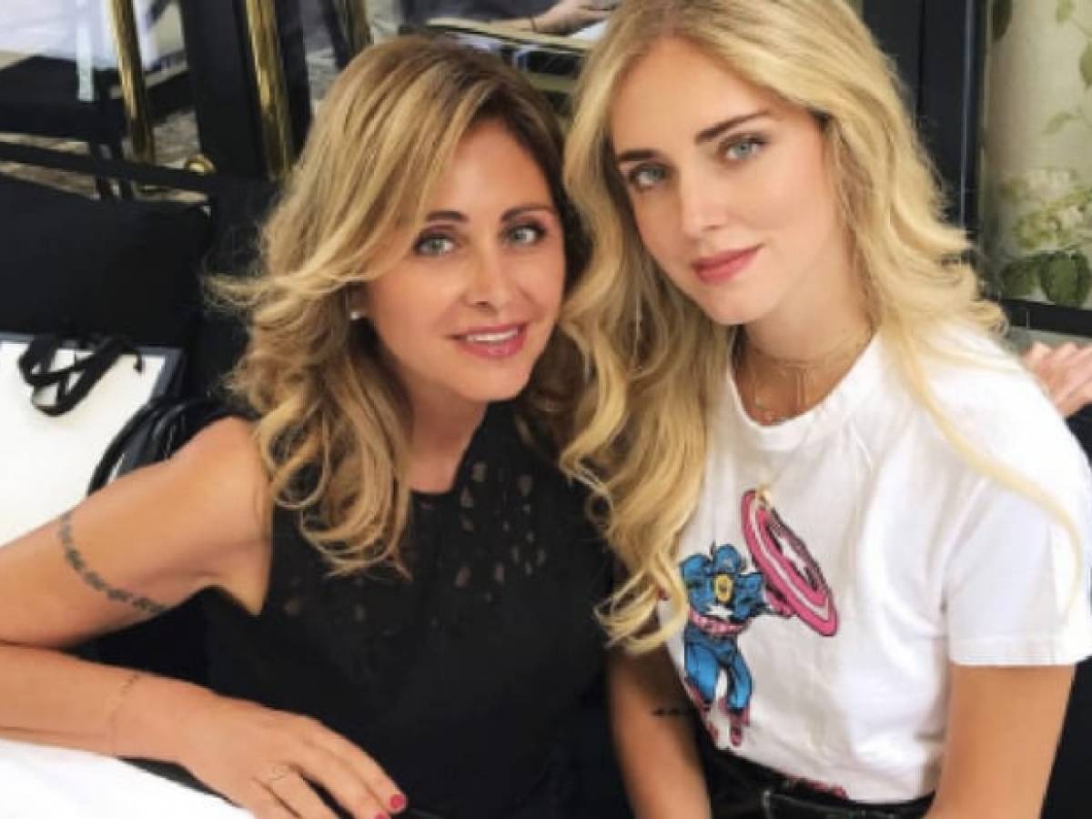 La Mamma Di Chiara Ferragni: "Ho Cresciuto Le Mie Figlie Con La ...