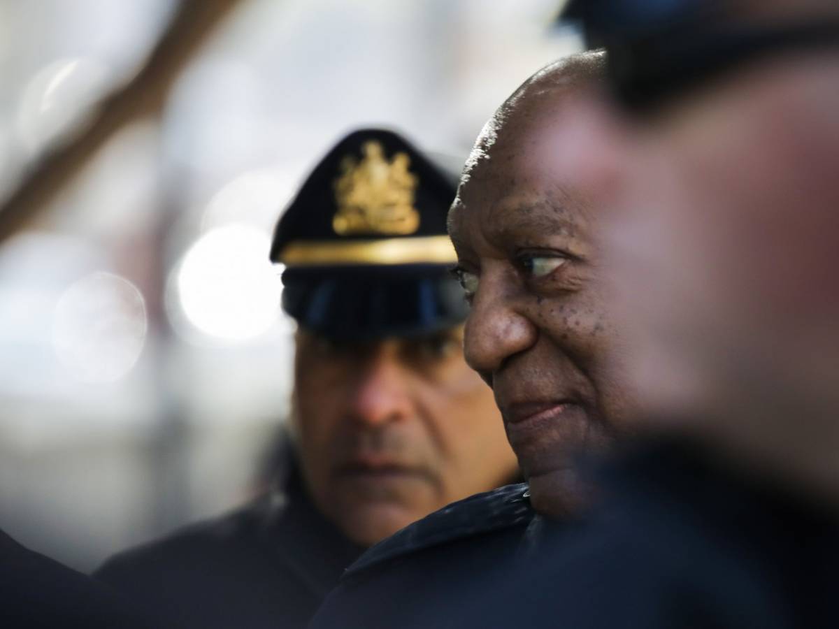 Bill Cosby dovrà pagare oltre 19 milioni di dollari a una donna che lo accusa di abusi Bill Cosby dovrà pagare oltre 19 milioni di dollari a una donna che lo accusa di abusi