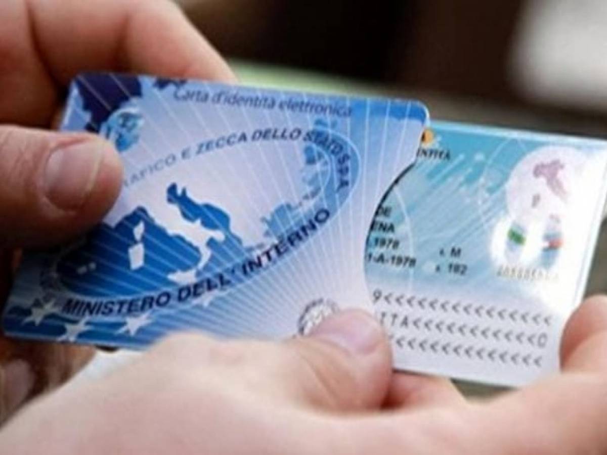 carta d identit224 elettronica ora i cybercriminali rubano il microchip ecco a cosa puntano da Ilgiornale.it carta d identit224 elettronica ora i cybercriminali rubano il microchip ecco a cosa puntano