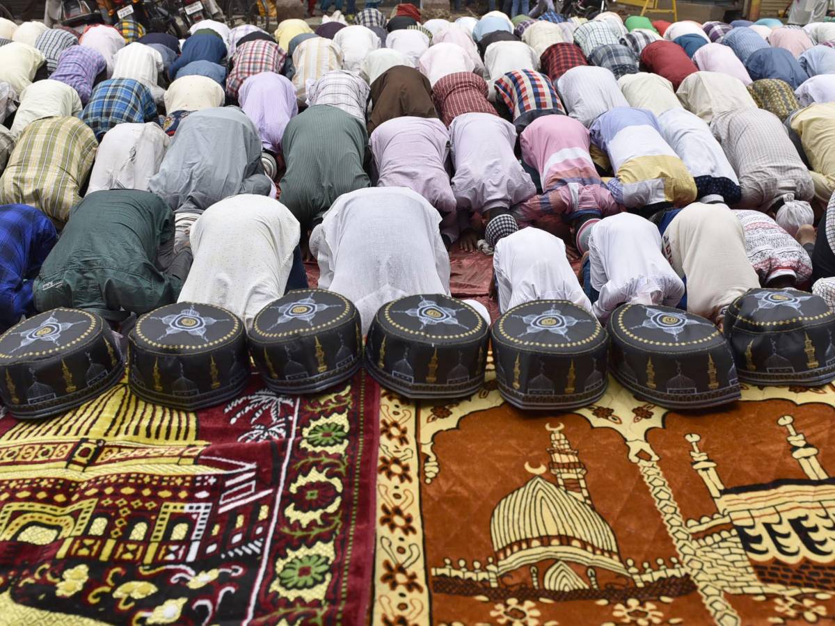 “Rispettino le nostre tradizioni”: i nazionalisti giapponesi contro i musulmani “Rispettino le nostre tradizioni”: i nazionalisti giapponesi contro i musulmani