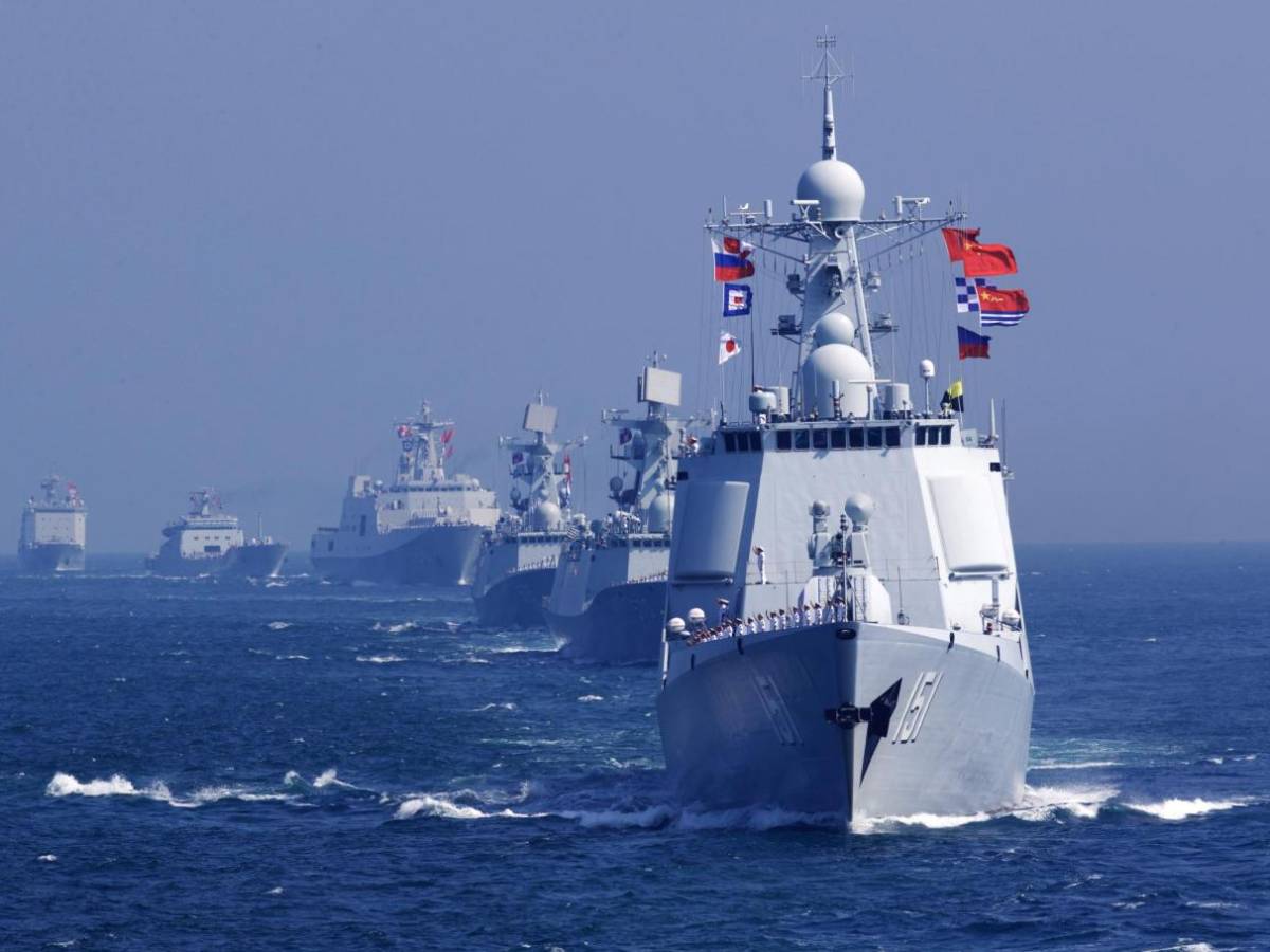 navi da guerra pattugliamenti e manovre militari alta tensione ai confini della cina