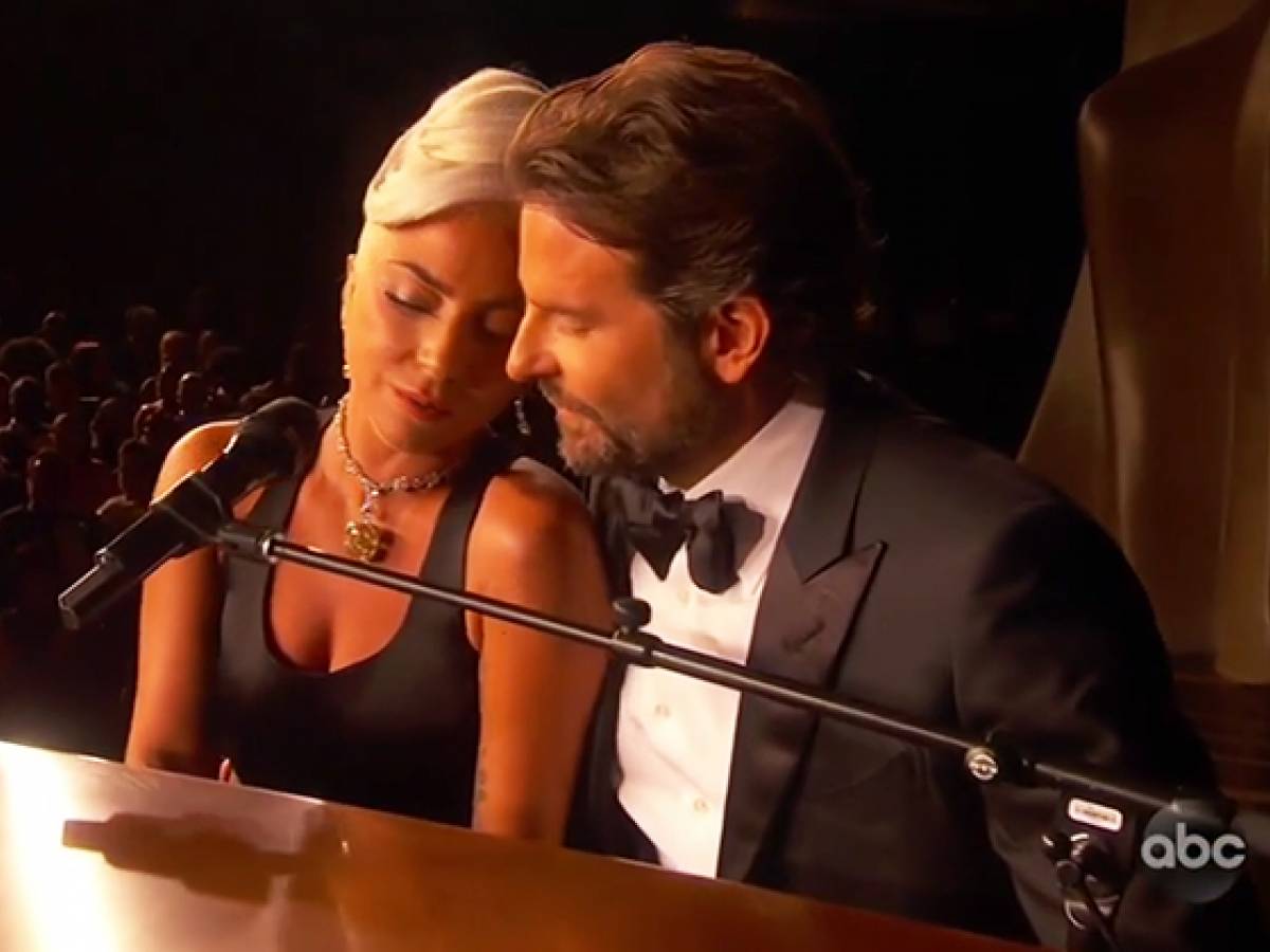 Леди гага и брэдли купер слушать. Lady Gaga Bradley Cooper. Леди Гага и Брэдли Купер поют. Леди Гага и Брэдли Купер Оскар.