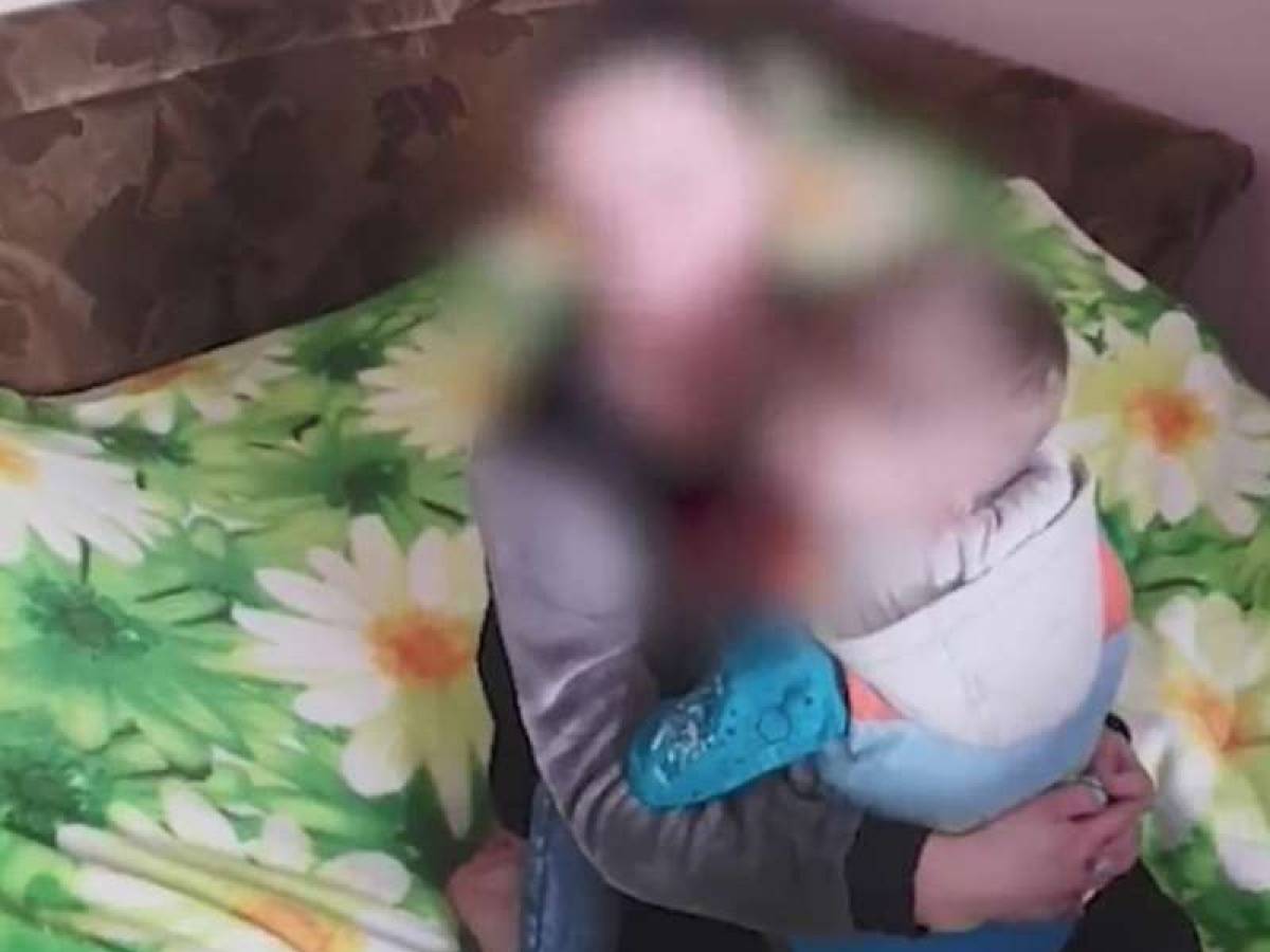 Ucraina, filmava gli abusi sul figlio di 4 anni e vendeva i video a 100  euro - il Giornale