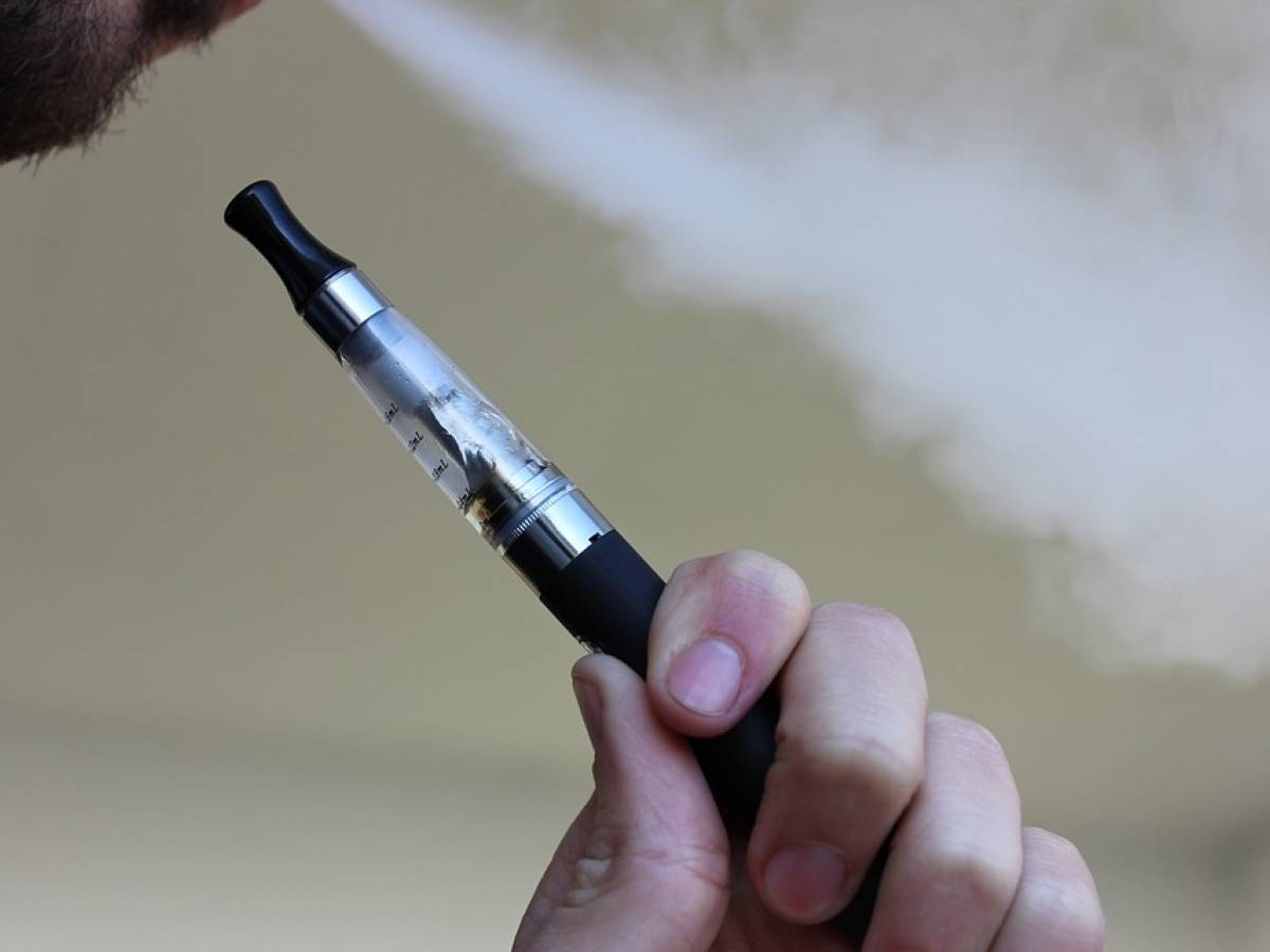 Stop allo Svapo negli USA: Nuove Restrizioni Severissime dall'1 Giugno! Cosa Cambia per Consumatori e Venditori