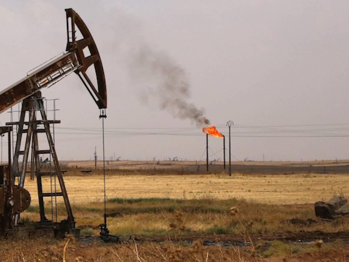 150 Giacimento Petrolifero Di Brent Foto Stock, Immagini E Fotografie Royalty-free - IStock - Foto 13