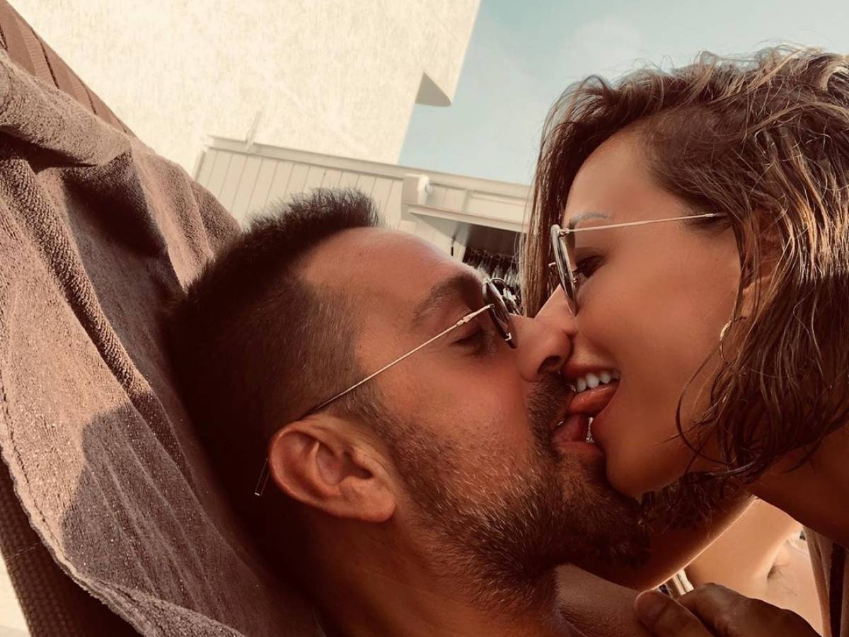 Karina Cascella e Max Colombo, bacio hot su Instagram - il Giornale