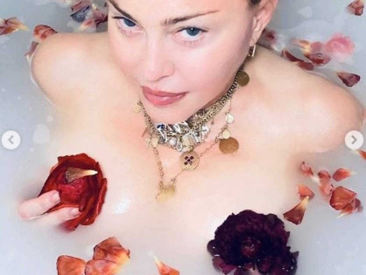 Madonna si mostra nuda e parla del coronavirus - il Giornale