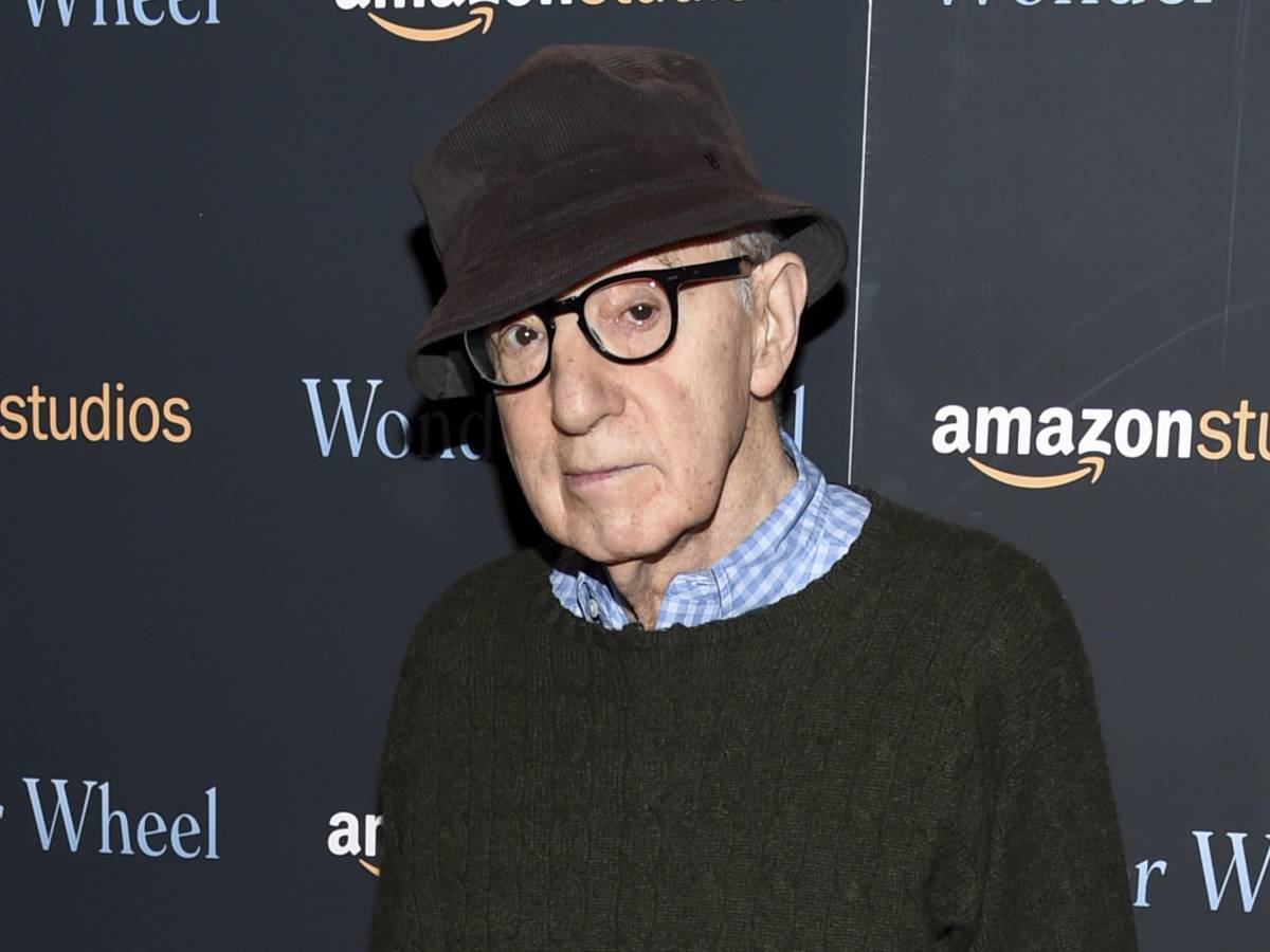Woody Allen interviene in un festival russo e scoppia la bufera: "Vergognati"