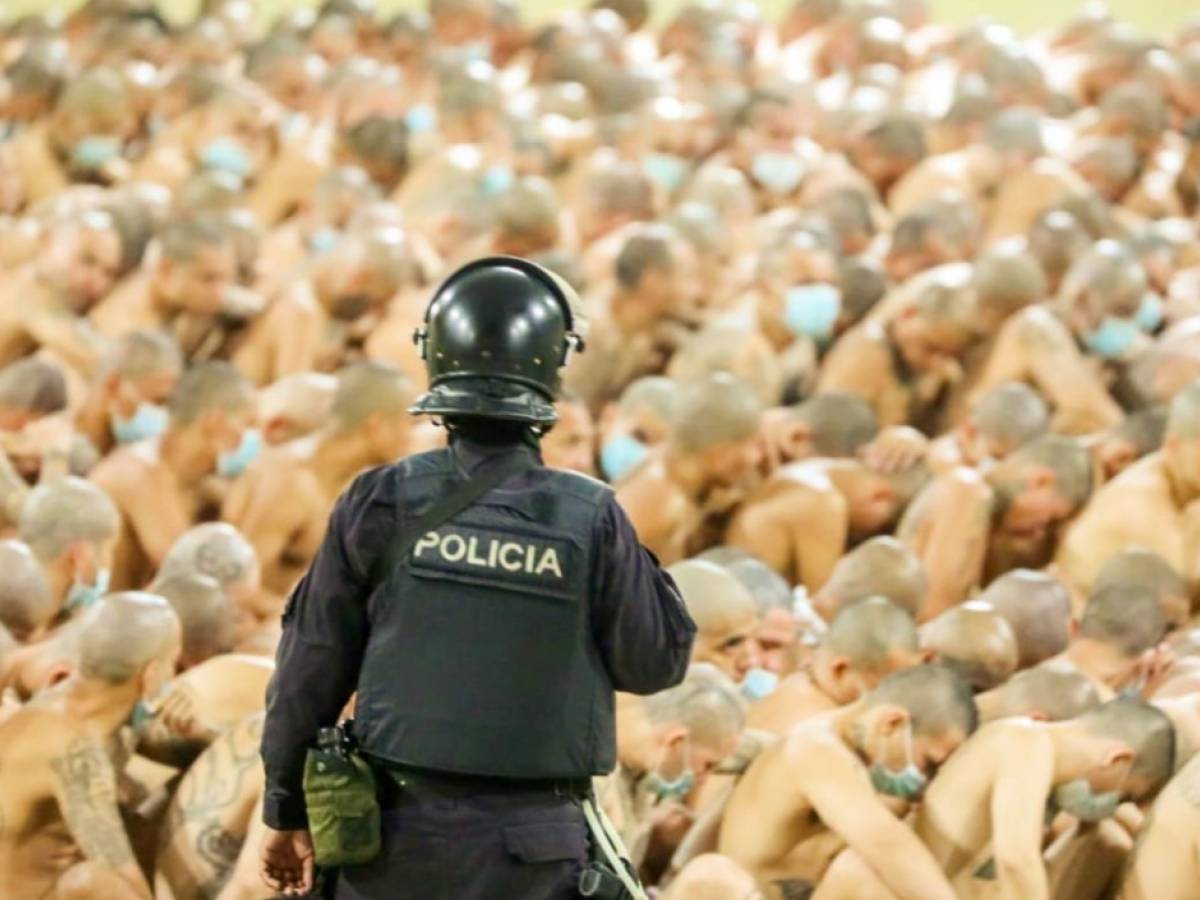 Quelle Foto Choc Da El Salvador Detenuti Ammassati In Carcere 