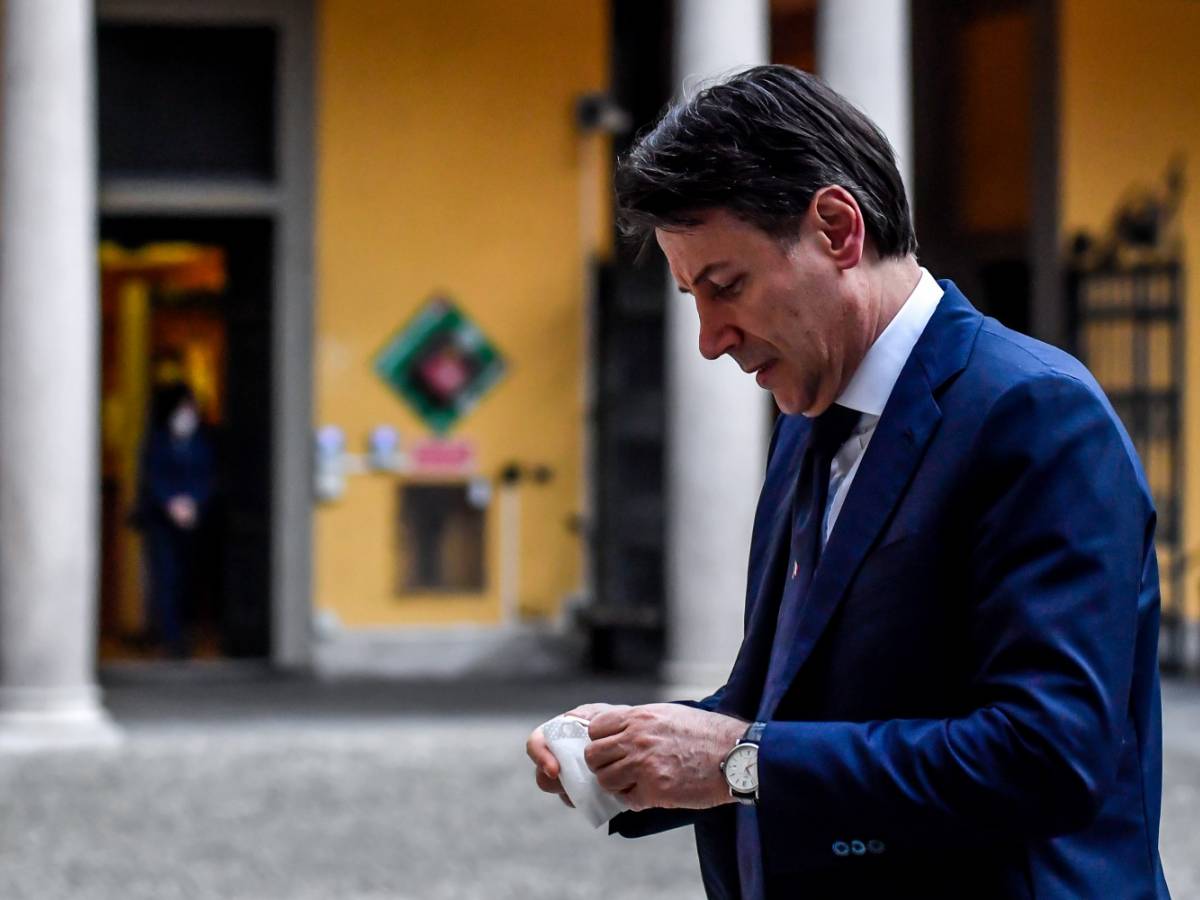 Ora Conte si inventa una scusa: 