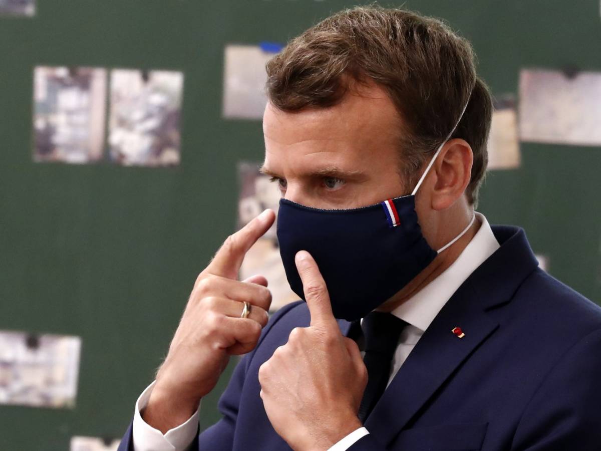 Macron mascherina