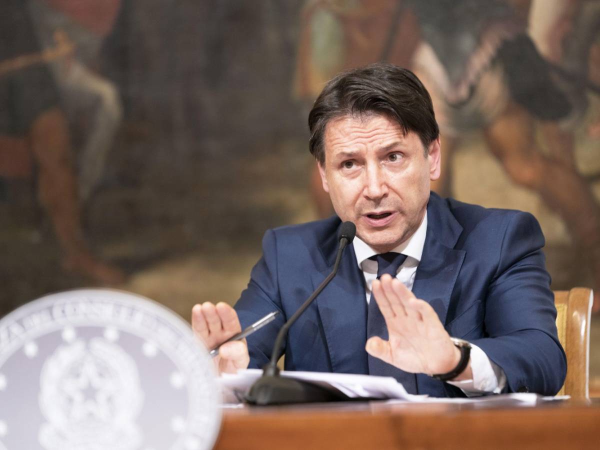 Giuseppe Conte on X: Servono segnali immediati. Nessuno si salverà da  crisi e inflazione con un bonus una tantum da 200 euro. Il @Mov5Stelle è nato  per difendere i diritti dei cittadini