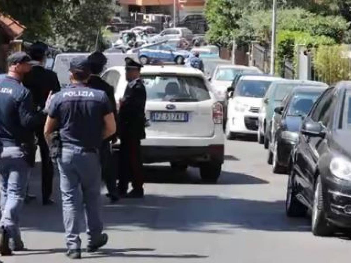 Tragedia A Roma: Uccide La Moglie, Ferisce Il Figlio E Si Suicida ...