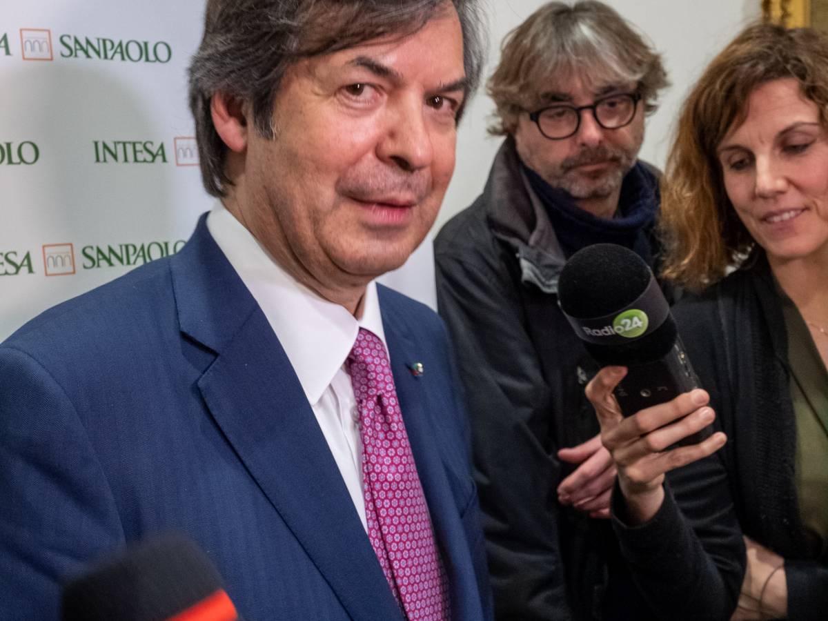 Intesa accelera sulla banca tutta digitale