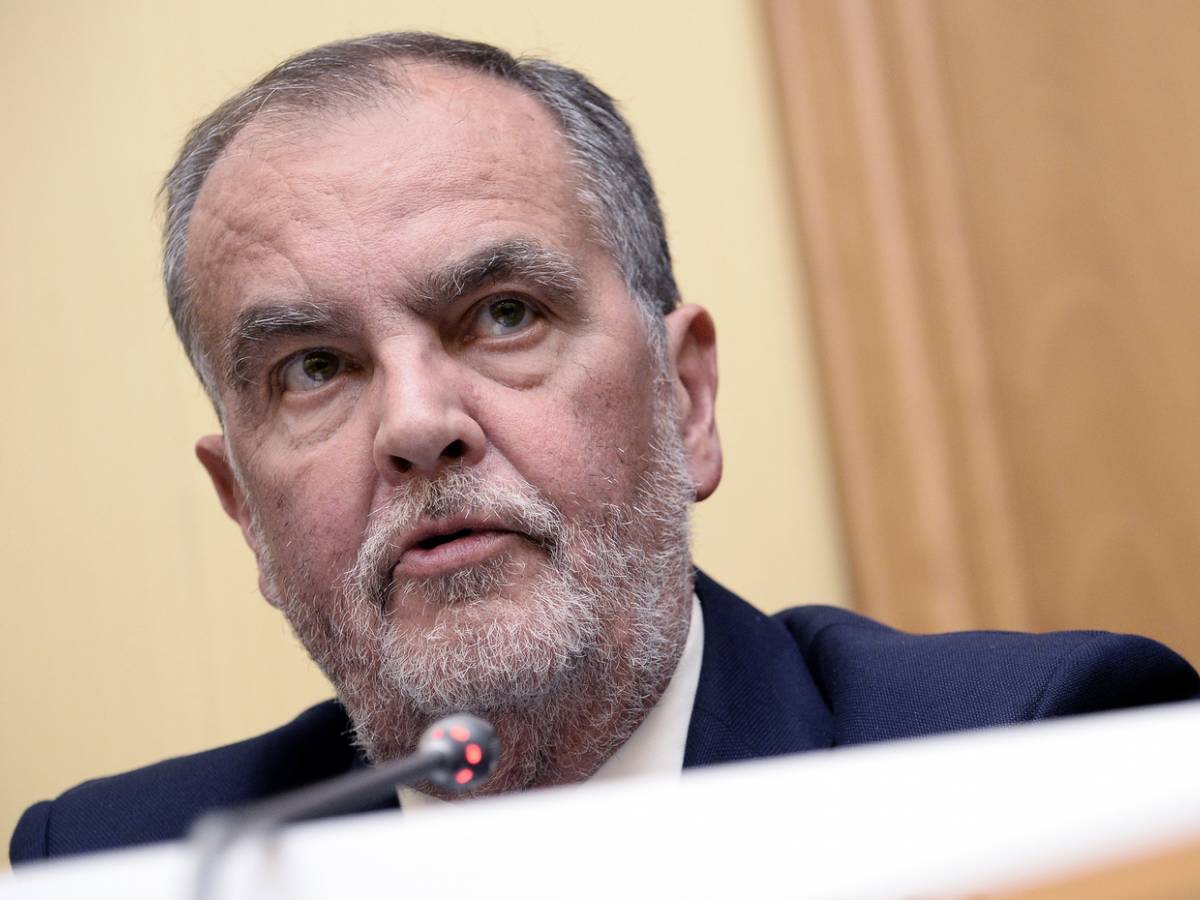 Calderoli: «¿Resuelve el milagro de que Afganistán esté en manos de los talibanes?» Calderoli: «¿Resuelve el milagro de que Afganistán esté en manos de los talibanes?»