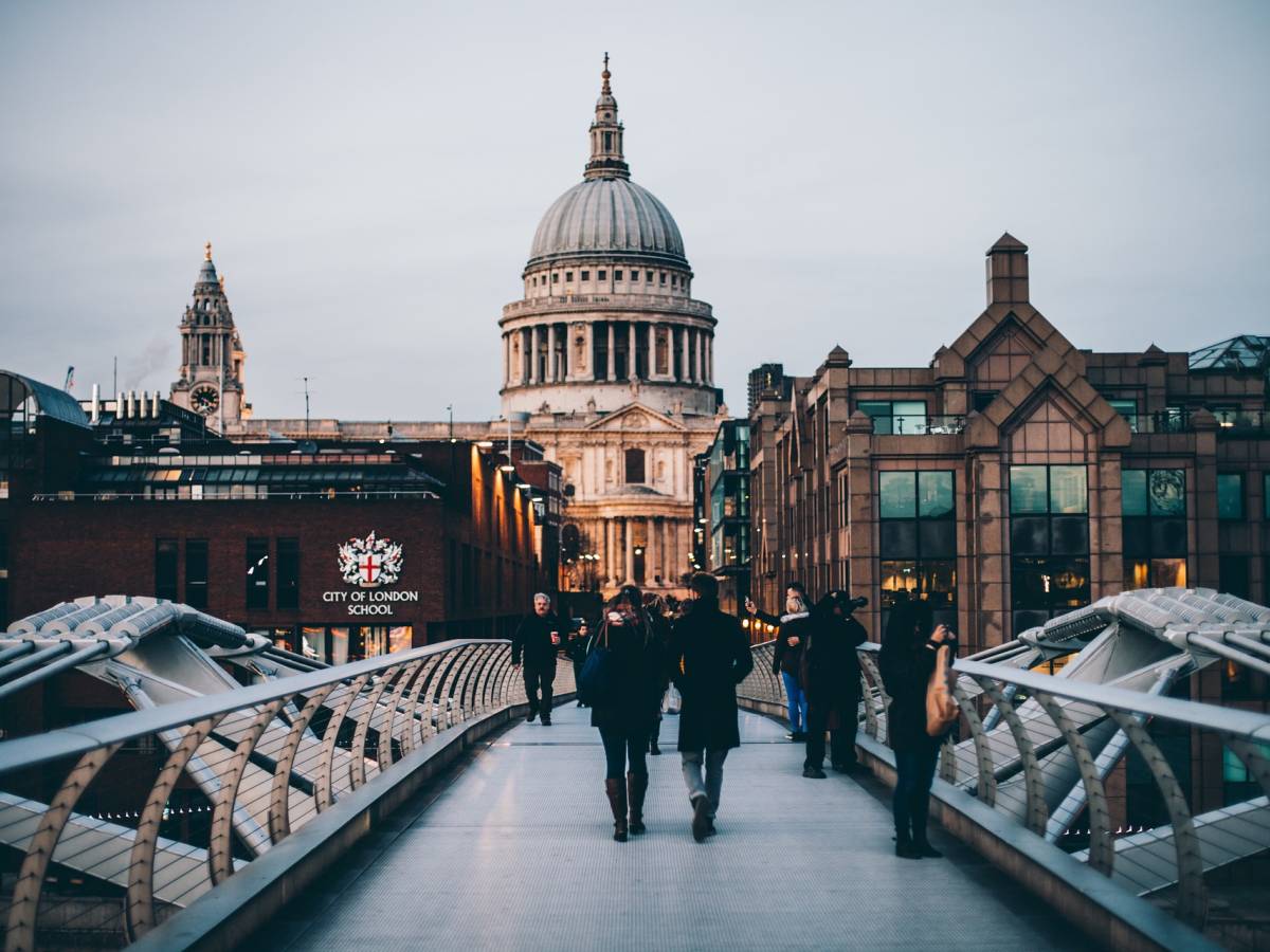 Lavoro, stipendio e inglese i 70 punti per vivere a Londra ilGiornale.it Lavoro, stipendio e inglese i 70 punti per vivere a Londra ilGiornale.it