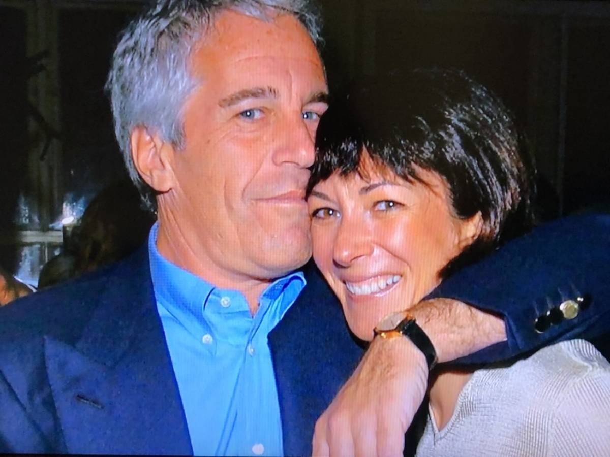 Svolta nel caso Epstein: il dipartimento di Giustizia incontrerà Ghislaine Maxwell Svolta nel caso Epstein: il dipartimento di Giustizia incontrerà Ghislaine Maxwell