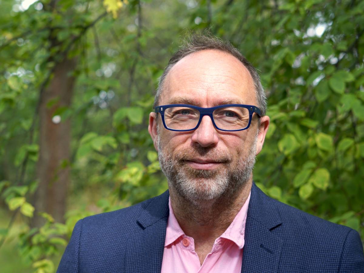 wikipedia nella tempesta il suo fondatore accusa la voce genocidio a gaza di violare la neutralit224